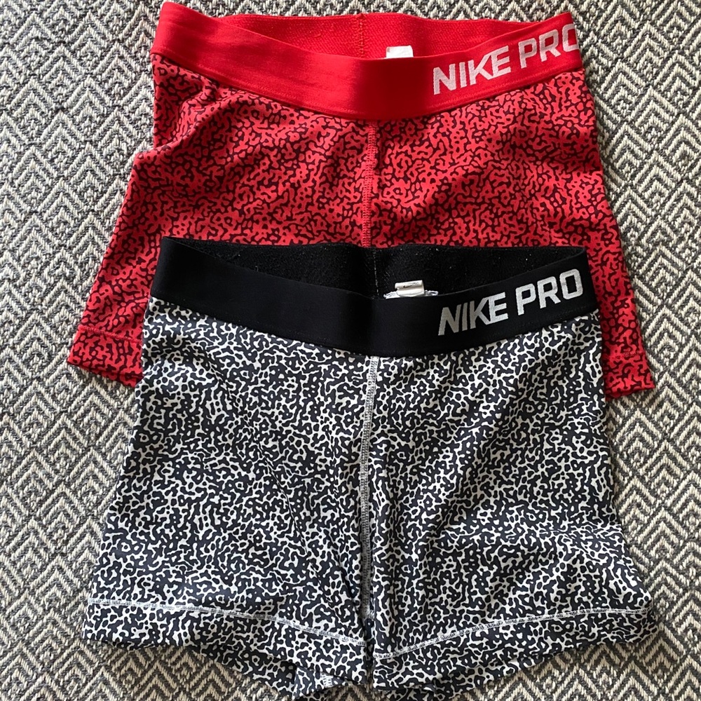 Nike Pro Pair